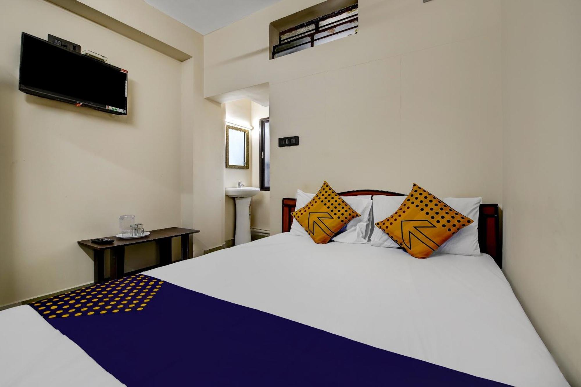 Spot On 73621 Srinivasa Boarding And Lodging Jālahalli Exteriér fotografie